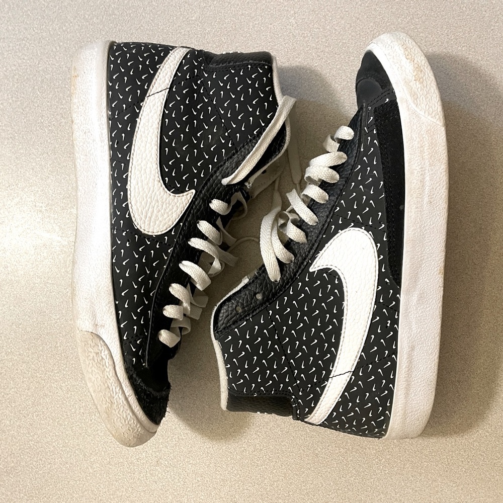 Nike Blazer Mid 77 ‘polka swoosh’